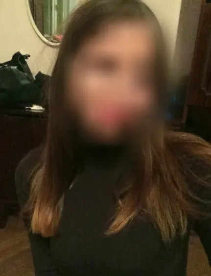 Emmi, 29