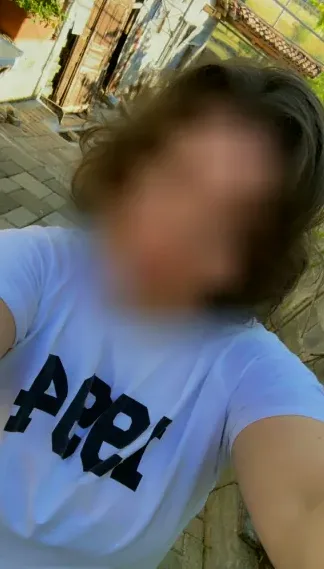 Nina, 32