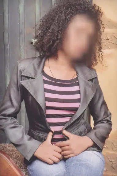 Sara, 24