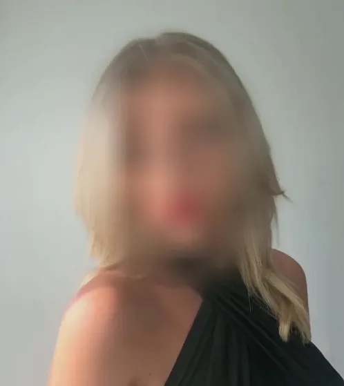 Tiia, 32